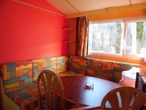 CAMPING LES PAILLOTES的休息区