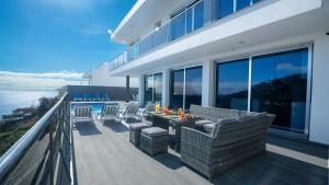 Balkón nebo terasa v ubytování Villa Oceânica by LovelyStay