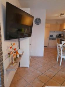 Una cocina o zona de cocina en FeWo Lena