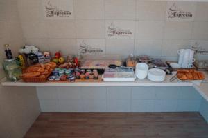 Jedlo v ubytovaní bed & breakfast alebo blízkom okolí