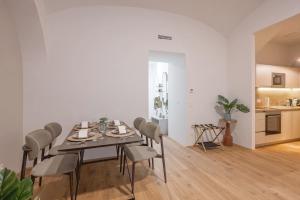 Kuchyňa alebo kuchynka v ubytovaní Apartment Luxe - with Aircondition!