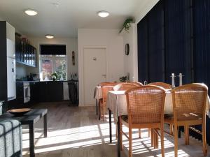 Kuchyň nebo kuchyňský kout v ubytování Hals Hotel