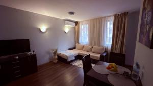 Χώρος καθιστικού στο Florimont Heights Apart Complex