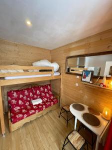 Postel nebo postele na pokoji v ubytování Studio Cosy Saint-Véran + 10 fotografií