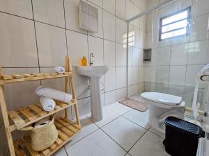 Un baño de Casa perto do Parque dos Saltos - Brotas - Casa 3