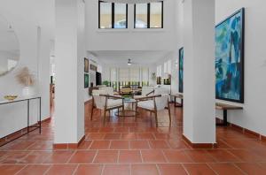 Photo de la galerie de l'établissement 3 BR - Villa Horizon, à Sabana