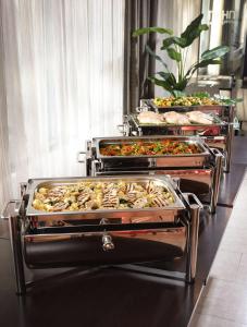 Eten bij of ergens in de buurt van het hotel

