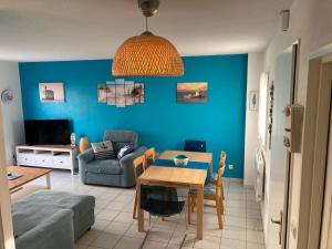 Χώρος καθιστικού στο Belle maison 3 chambres avec jardin et piscine Saint-Pierre d'Oléron OCEAN LILI's EYES