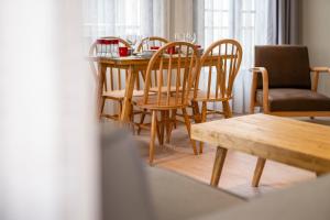 A seating area at Kuledibi Suites, Historical 1-bedroom apartment No-2