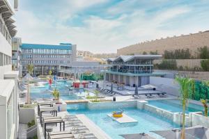 Bazén v ubytování Hyatt Centric Cairo West nebo v jeho okolí