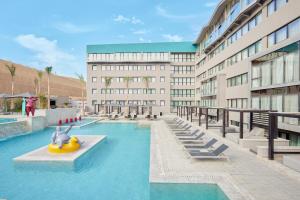 Bazén v ubytování Hyatt Centric Cairo West nebo v jeho okolí