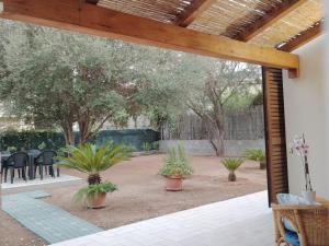 Taman di luar Eli's beach house +67 gambar
