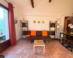 Posezení v ubytování Maisonette Bezouce, Calme et accueillant