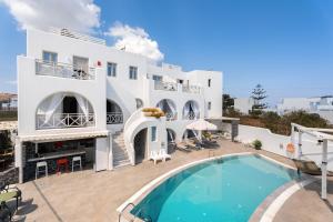 Bazén v ubytování La Bellezza Eco Boutique Hotel nebo v jeho okolí