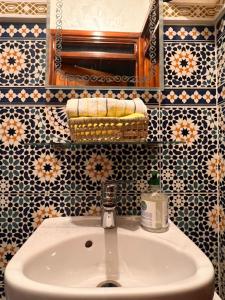 Koupelna v ubytování Dar el henna + 37 fotografií