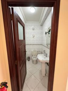 Bilik mandi di Apartment in the Center of Tangier