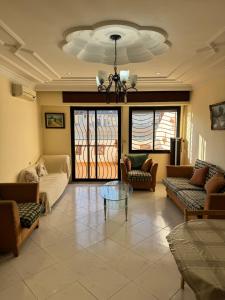 Ruang duduk di Apartment in the Center of Tangier