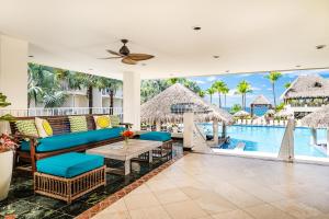 Bazén v ubytování Margaritaville Beach Resort Playa Flamingo nebo v jeho okolí