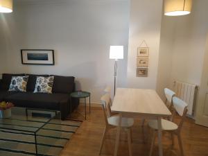 Posezení v ubytování Vivienda de 1 habitación independiente, metro La Moraleja