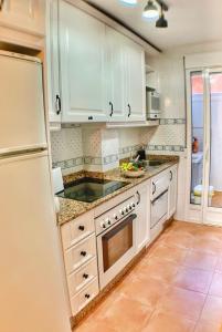 Una cocina o zona de cocina en Relajantes vistas al mar Mojácar