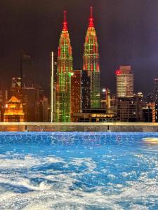 Bazén v ubytování THE LUXE INFINITUM KLCC By KL CITY nebo v jeho okolí