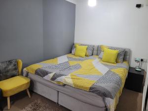 Postel nebo postele na pokoji v ubytování Modern Apartment in Luton