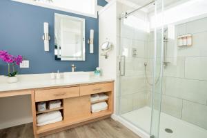 Ein Badezimmer in der Unterkunft Sugarloaf Key RV Resort & Cottages