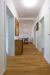 Fotografie z fotogalerie ubytování KAYA Zurich Apartment 2A - Downtown 2BR Apt with Balcony v Curychu + 28 fotografií