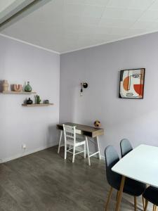 Posedenie v ubytovaní Appartement T4 70m2 - meublé - centre ville - proche Thermes