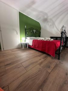 A bed or beds in a room at Holiday apartament