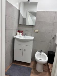 A bathroom at Holiday apartament