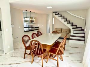 Φωτογραφία από το άλμπουμ του Casa à 200mts da Praia σε São Francisco do Sul