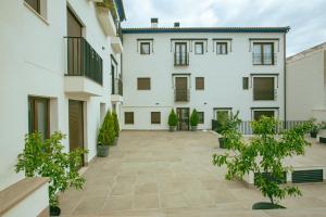 O grădină în afara Apartamentos Turísticos Pilaria