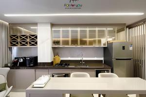 Η κουζίνα ή μικρή κουζίνα στο #1306T# Luxuoso apê 1Q no Jd. Goiás