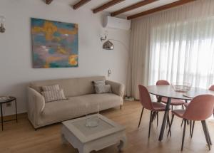 Posezení v ubytování Casa con jardín junto a la playa