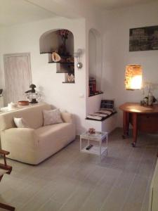 A seating area at Civico 3