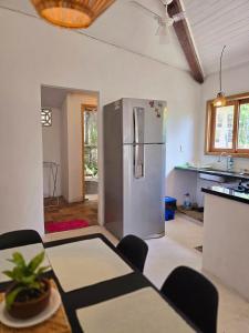 Nhà bếp/bếp nhỏ tại Top Houses 2 quartos Arraial 300m do Centro +70 ảnh