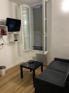 Μια τηλεόραση ή/και κέντρο ψυχαγωγίας στο SMART STUDIO