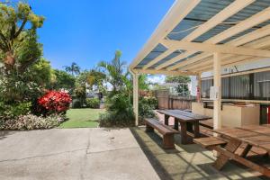 Gambar di galeri bagi Windbourne Unit 6 101 The Esplanade Golden Beach di Golden Beach