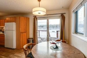 Φωτογραφία από το άλμπουμ του Riverside Retreat Cozy Fairbanks Home with View σε Φέρμπανκς