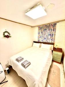 Postel nebo postele na pokoji v ubytování Private Family Home, 2-bedrooms + 30 fotografií