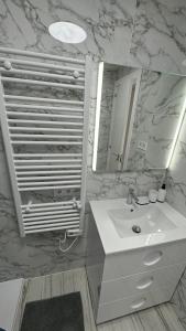 Ein Badezimmer in der Unterkunft Playa del Cura apartment with 2 bedrooms