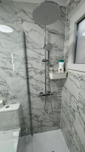 Ein Badezimmer in der Unterkunft Playa del Cura apartment with 2 bedrooms