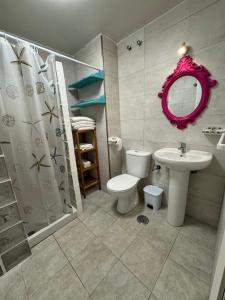 Gallery image of Casa Del Olmo in La Línea de la Concepción +7 photos