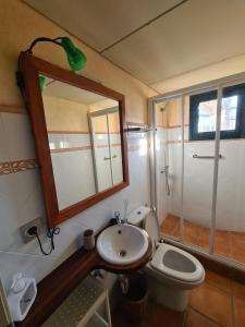 Ένα μπάνιο στο Miel y Flor - Casa en Les Oliveres ideal para familias +13 φωτογραφίες