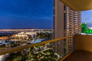 Μπαλκόνι ή βεράντα στο STUNNING 1 BR MGM SIGNATURE w BALCONY 30814