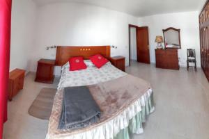 Posteľ alebo postele v izbe v ubytovaní Charming Apartment in Arrecife City Centre - 90 m² - Parking
