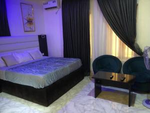 Postel nebo postele na pokoji v ubytování Pantherluxe + 1 fotografie