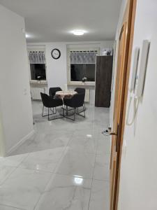 TV a/nebo společenská místnost v ubytování AlSa Apartments