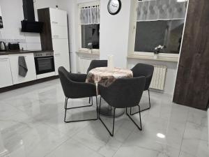Kuchyň nebo kuchyňský kout v ubytování AlSa Apartments